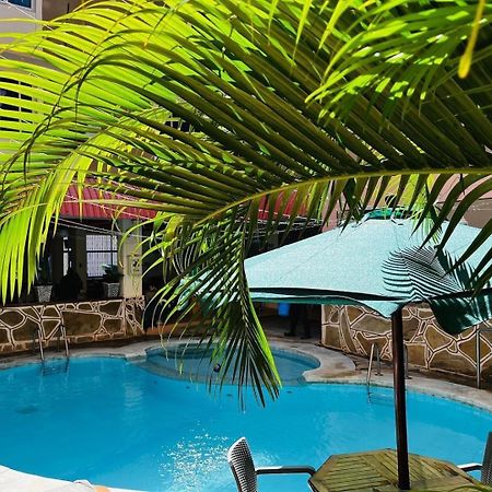 Merry Villa Hotel & Apartments 蒙巴萨 外观 照片