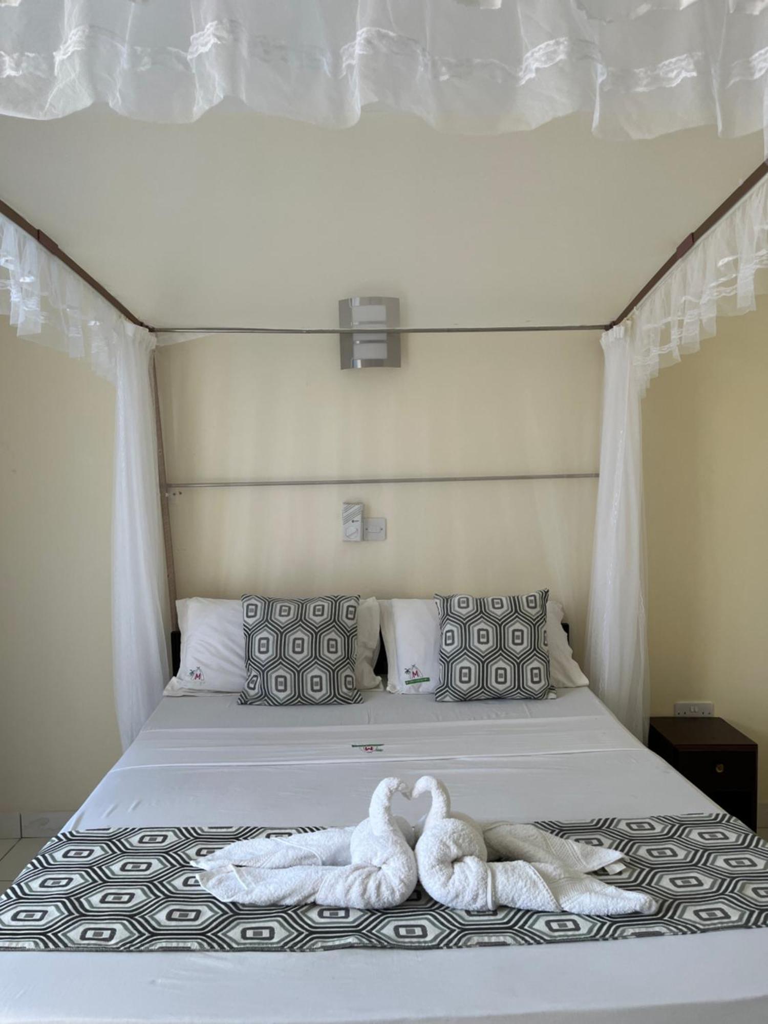 Merry Villa Hotel & Apartments 蒙巴萨 外观 照片